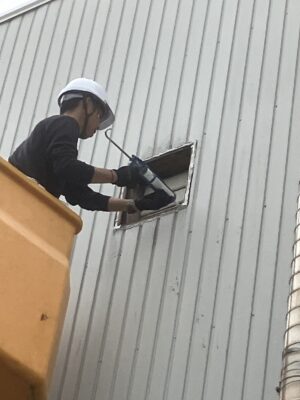 換気フード交換(施工中)