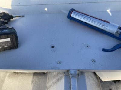 コーキング穴塞ぎ(施工前)