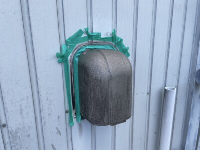 換気フード/コーキング打ち替え(施工中)