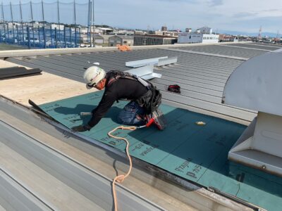 ルーフィング貼り（施工中）