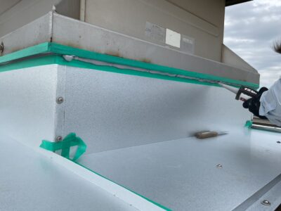 コーキング充填（施工中）