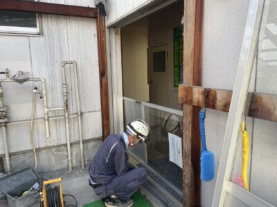 下枠レールカット