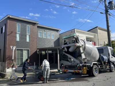 コンクリート打設仕上げ　施工中