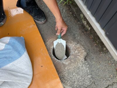 川砂利隙間埋め