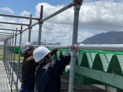 防鳥ネット取付け／施工中